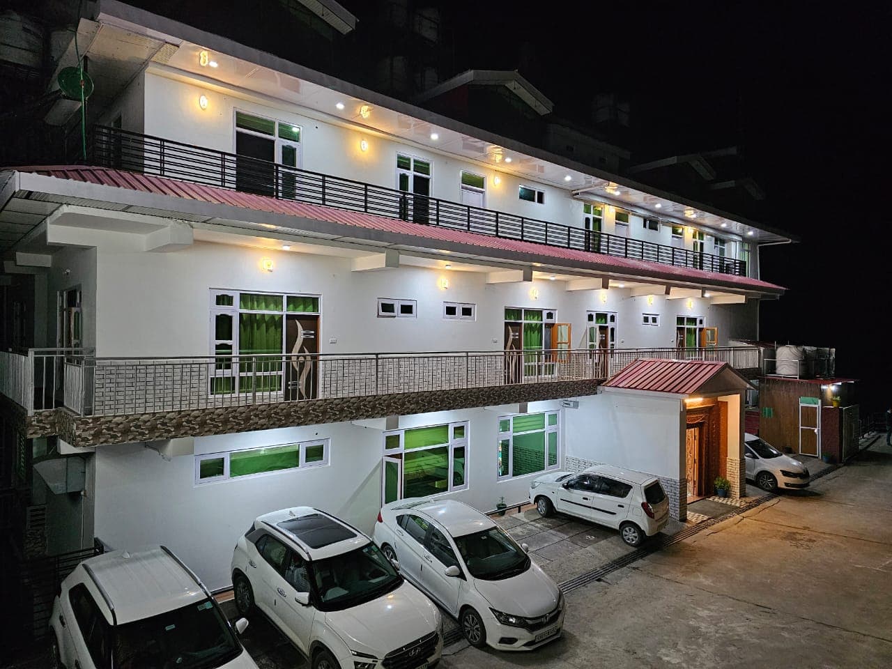 Hotel Him Paradise Manali β Luxury Boutique in Old Manali
